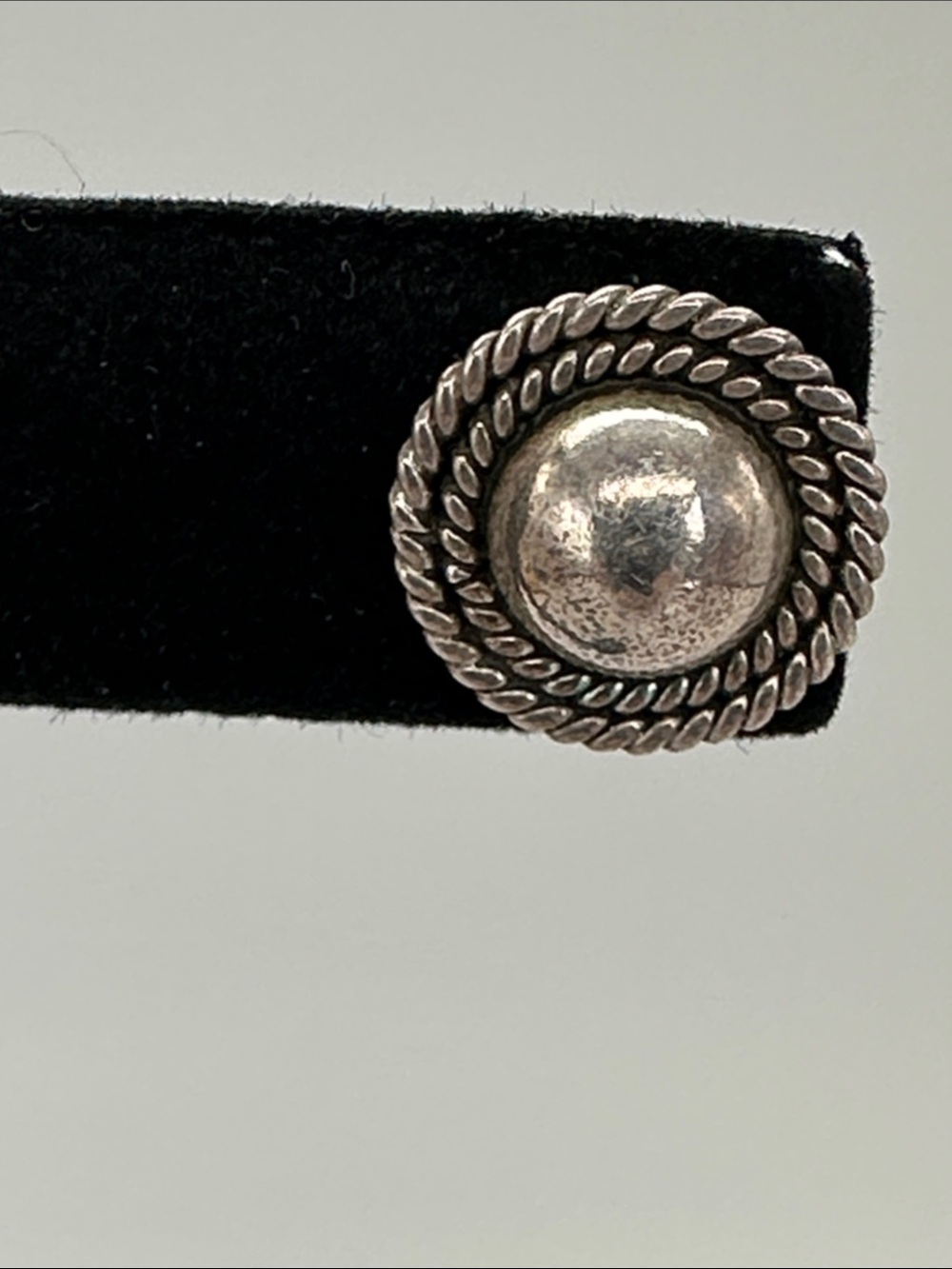 925 Sterling Silver Mexican Signed Rope And Dome Stud Earrings - Picture 2 of 8